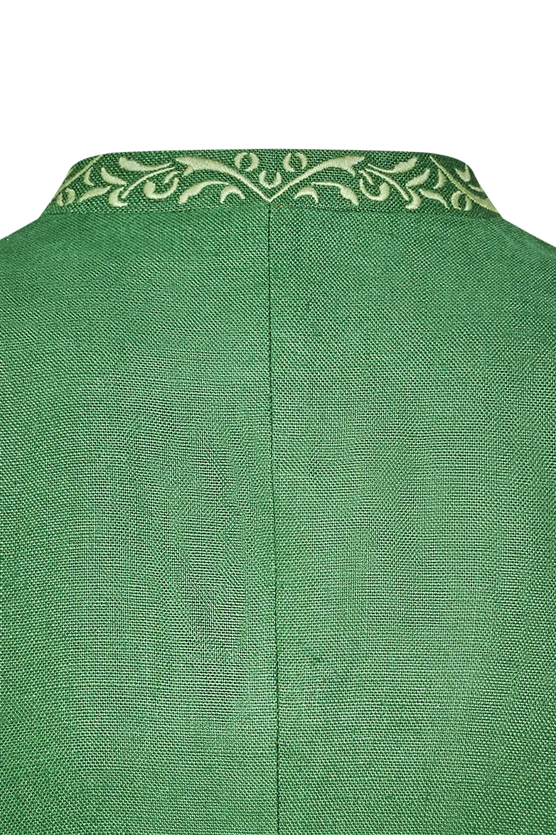 Gilet mit Kragenstickerei