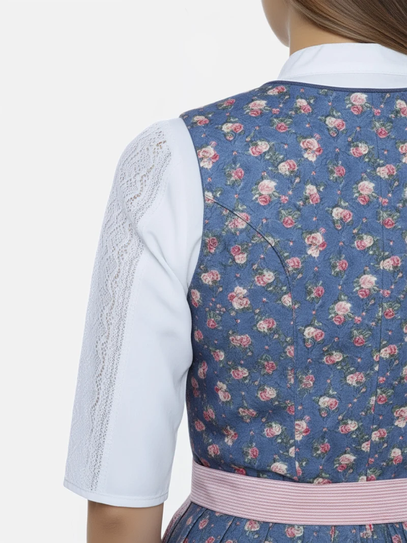 Edle Dirndlbluse mit Stehkragen und Spitzenbesatz