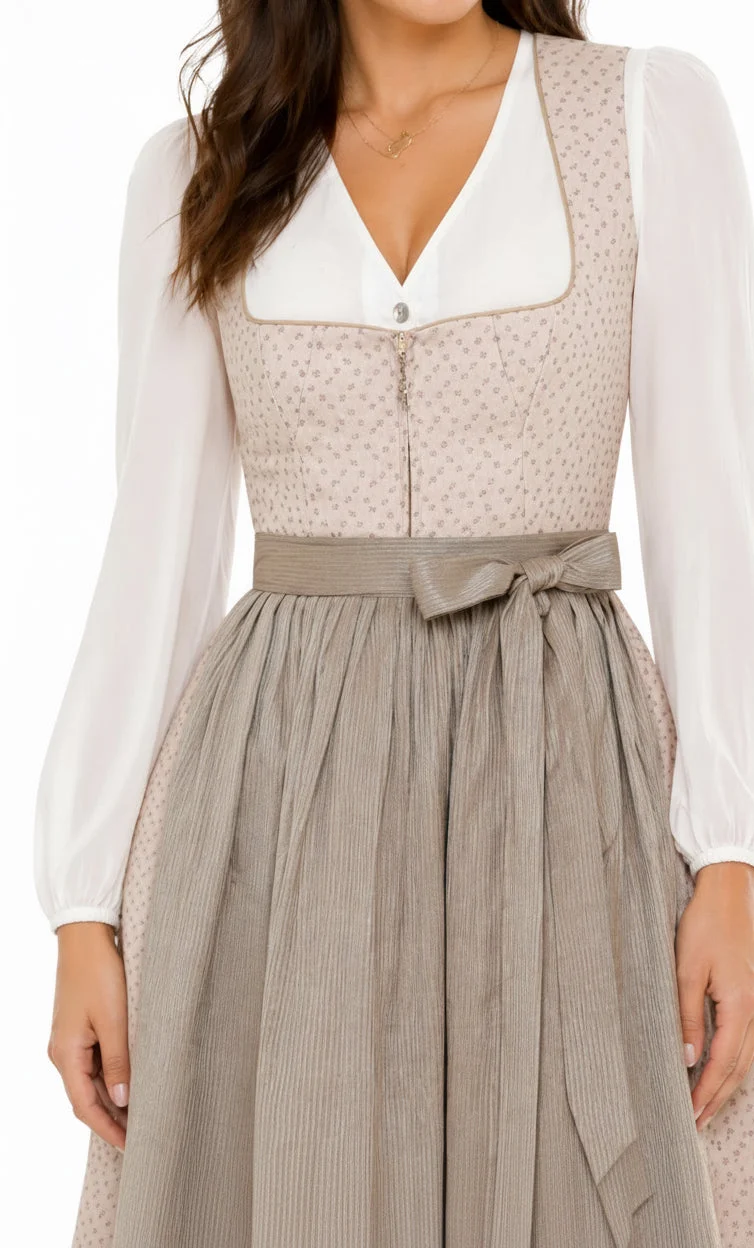 Dirndlbluse aus Organzastoff