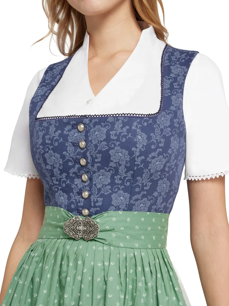 Schlichte Dirndlbluse mit Spitzenabschluss