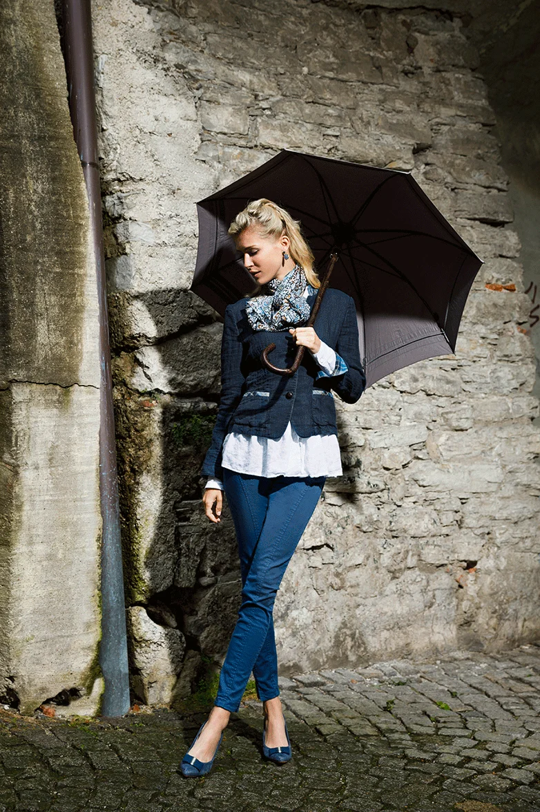 Jacke mit geflochtenem Knopf