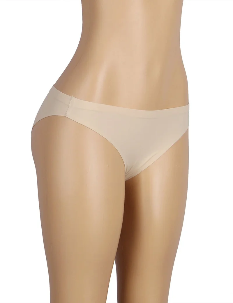 Beigefarbener, weicher, nahtloser Triangel-Slip – reibungsfrei und atmungsaktiv