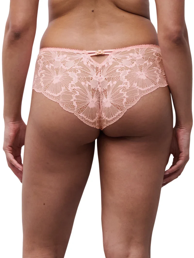 Chantelle – Muse enthüllt kurzes, fluoreszierendes Pink