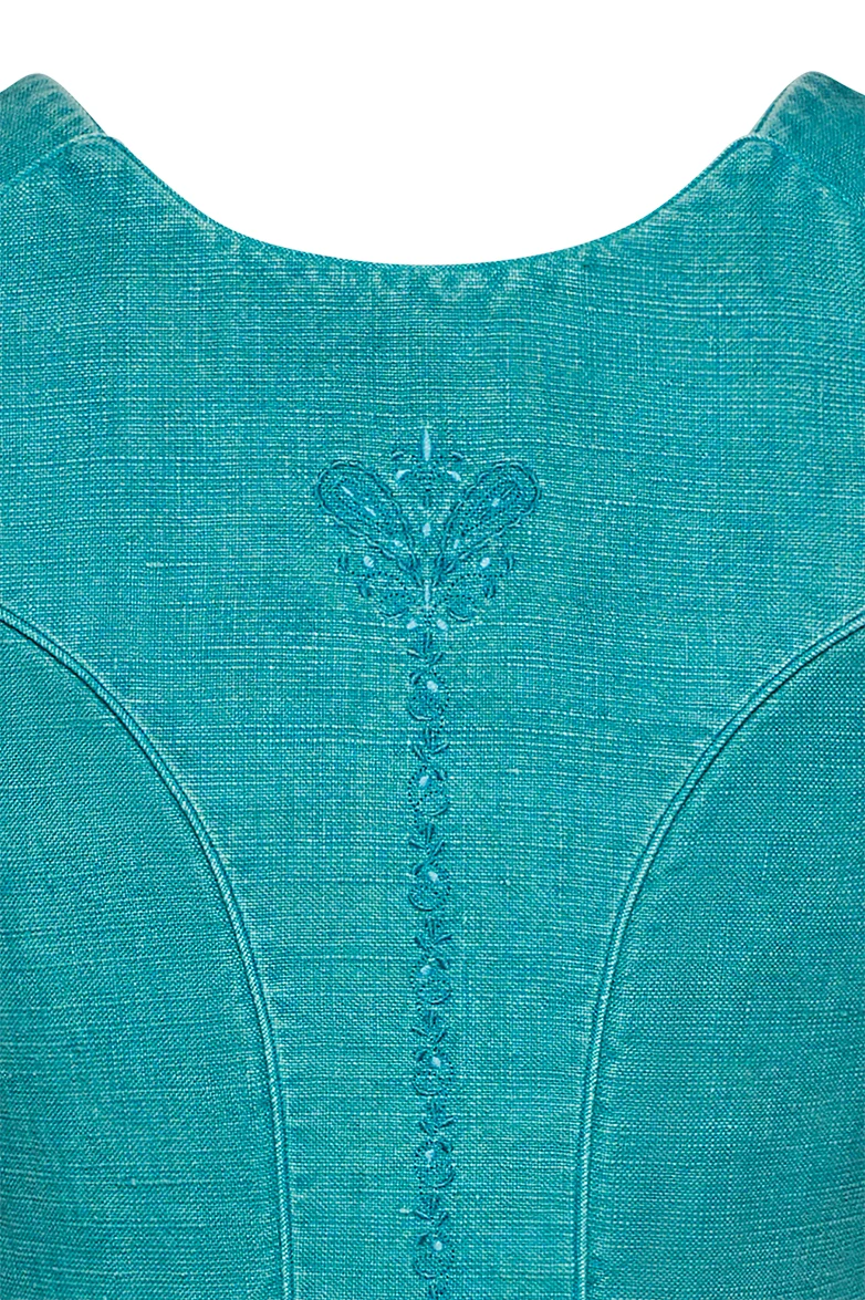 Stickerei-Dirndl
