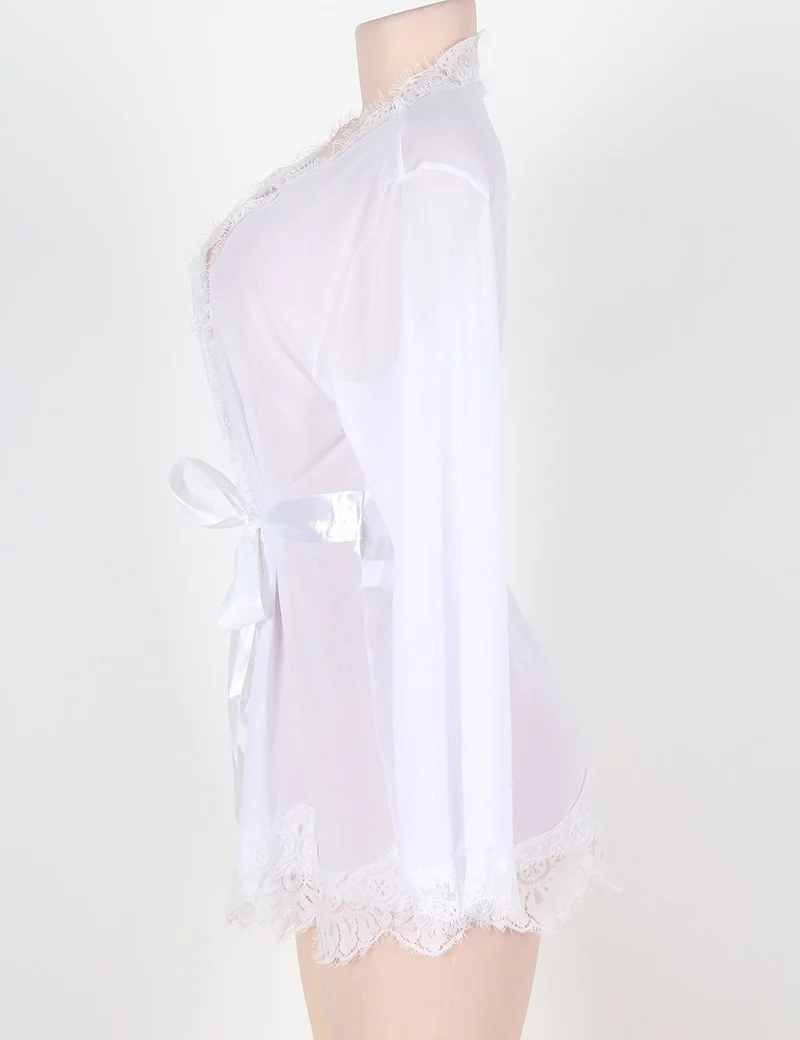 Weißer, transparenter Netzmorgenmantel – Set aus Wimpernspitzenbesatz, Satin-Gürtel und String