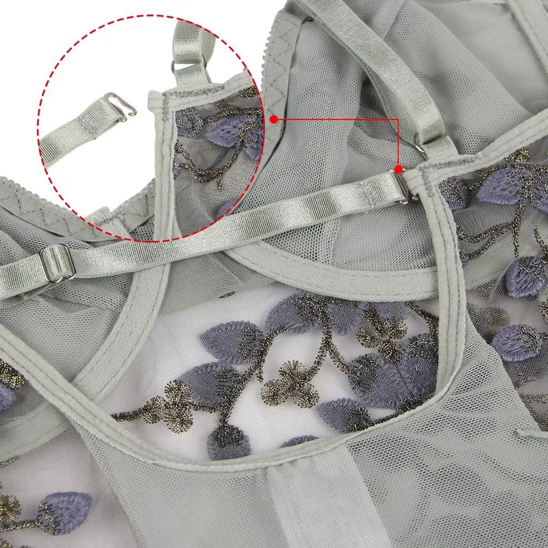 Grauer, bestickter Mesh-Teddy – mit Bügel-Oberteil, 3D-Stickerei, überkreuzter Taille und verstellbarem Schritt
