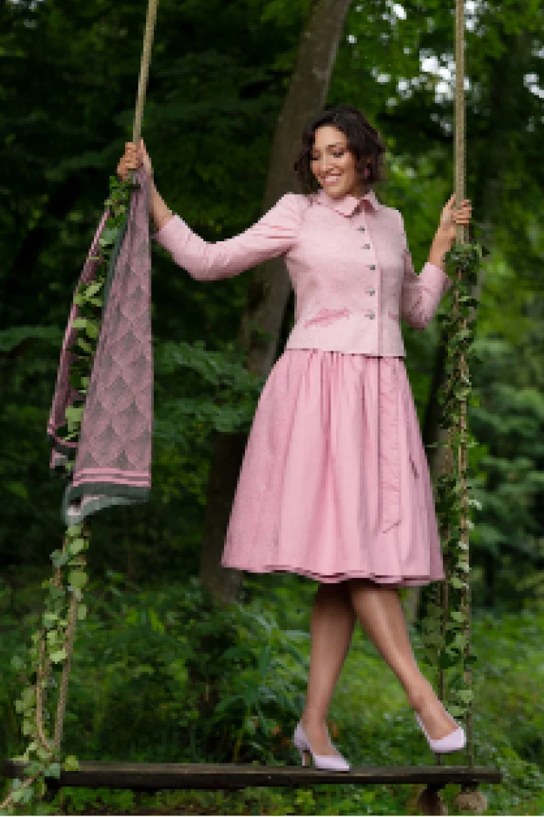 Jacquard-Dirndl