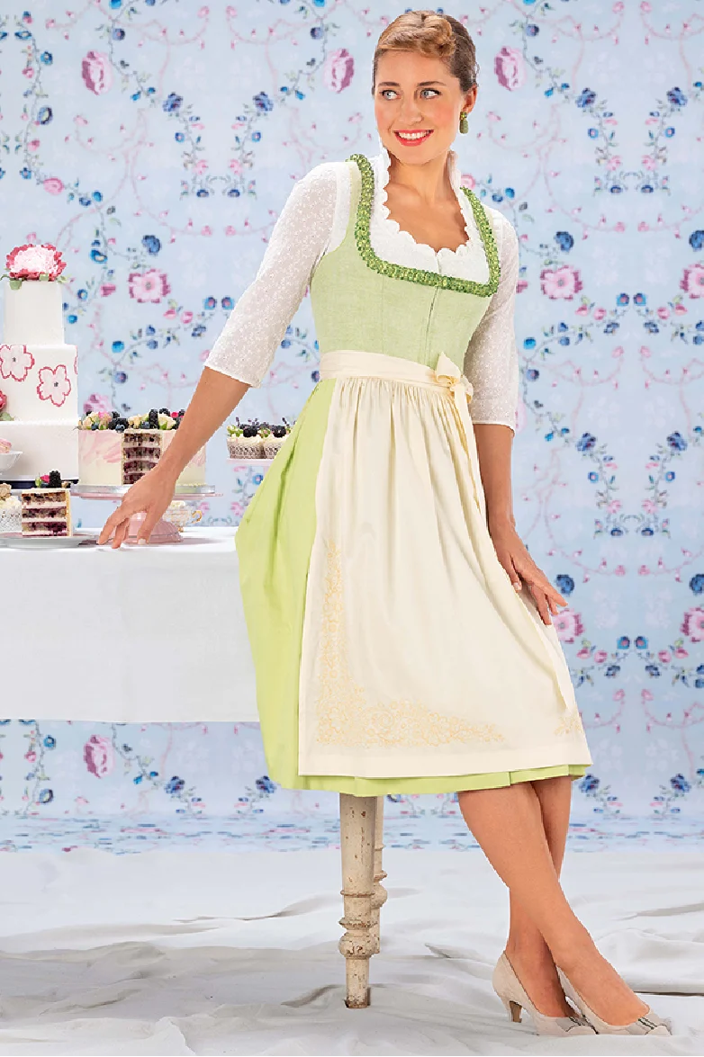 Dirndl mit Henndorfer Rüsche