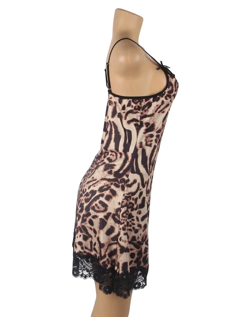 Nachthemd im Babydoll-Stil aus Milchseide mit Leopardenmuster – Set aus Spitzenbesatz, Schleifenbändern und String