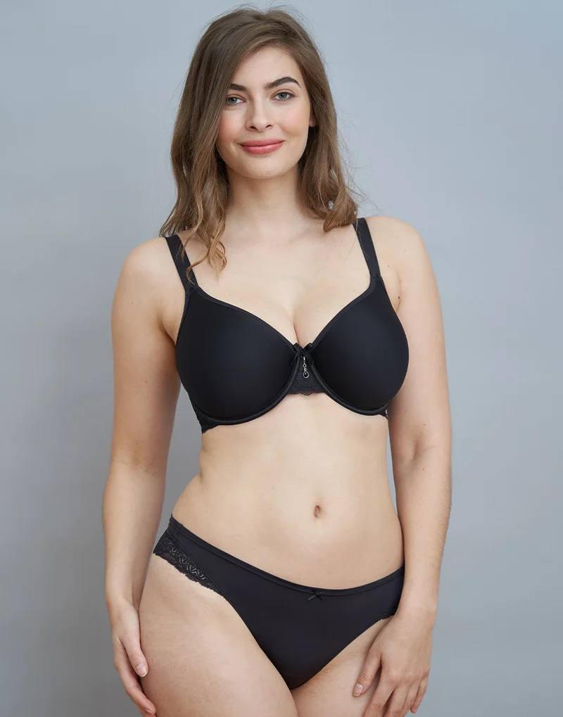 String Lucy Black