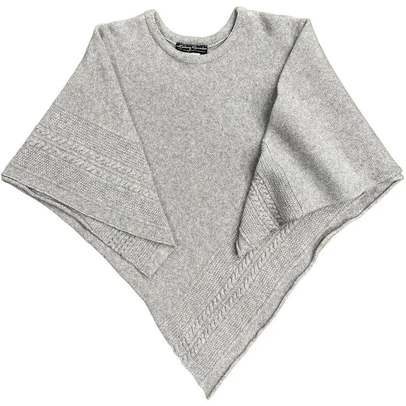 Strickcape in hellgrau