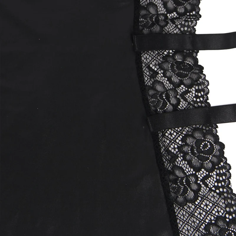 Schwarze Dessous aus Kunstleder mit Spitze – Bügel-BH, herzförmiger Ausschnitt, offener Rücken und 9-Haken-Verschluss