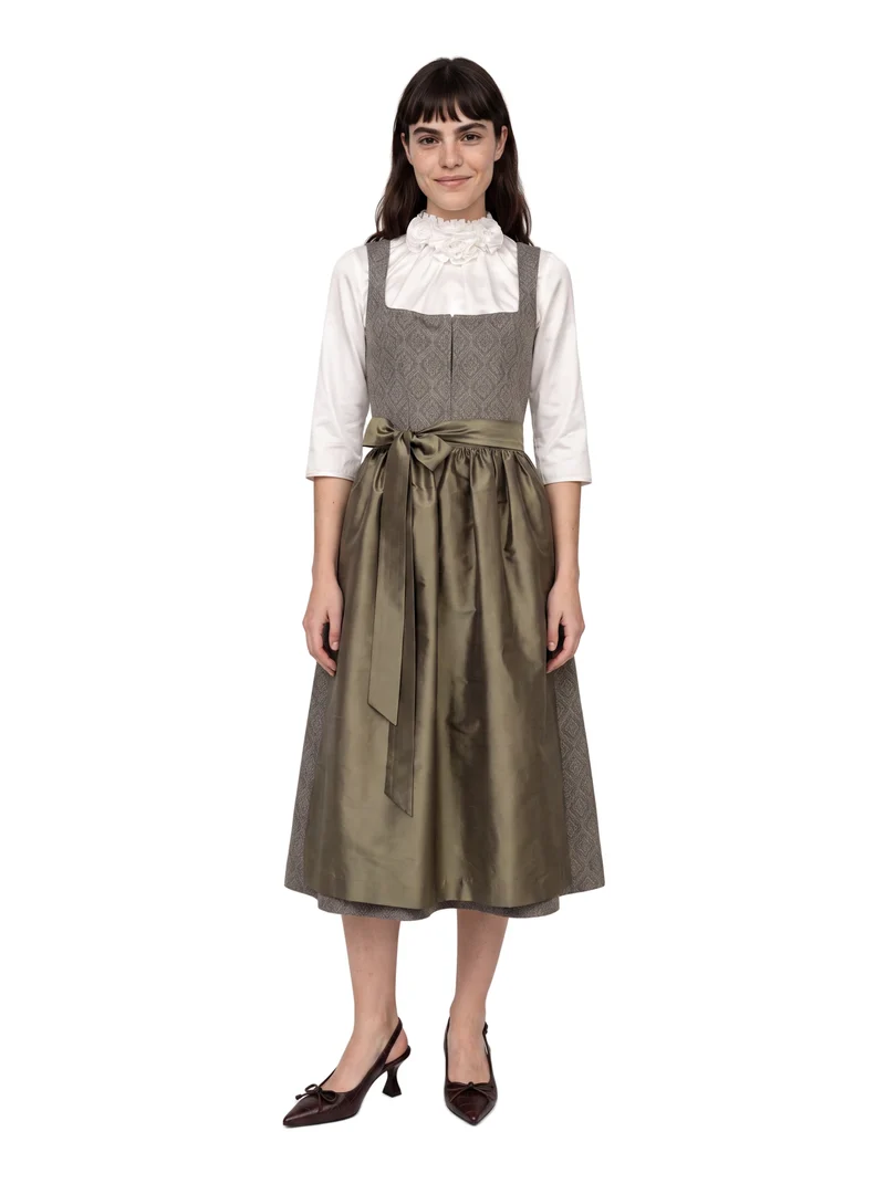 Dirndlbluse mit Rosen