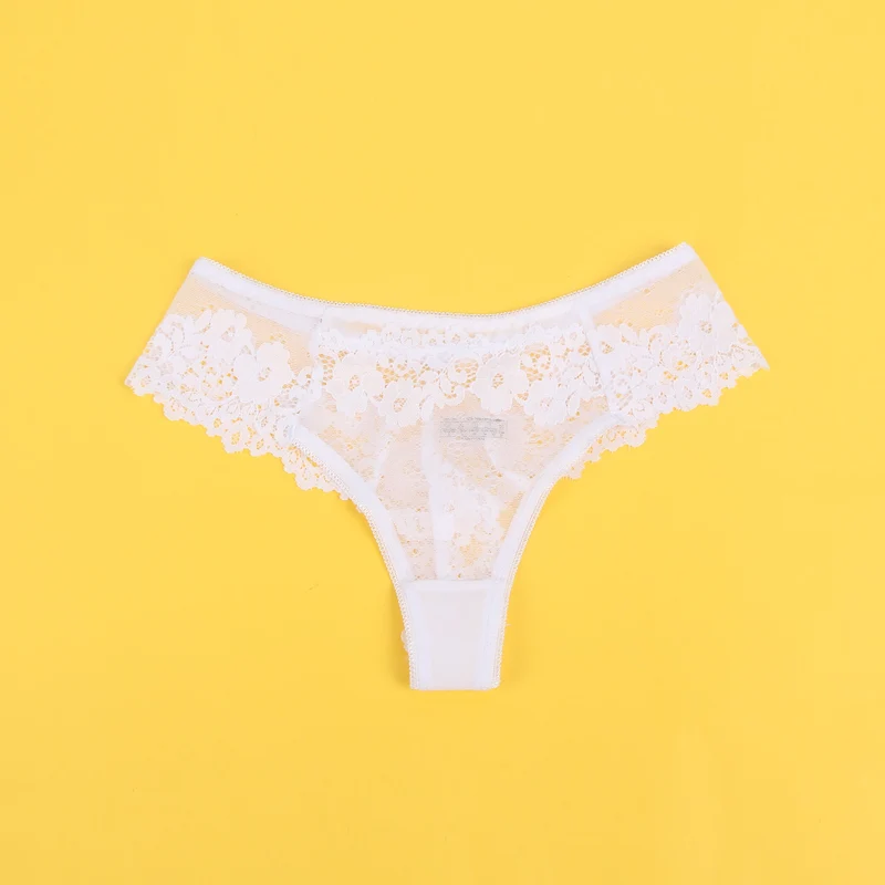 Weißer Slip aus floraler Spitze mit Baumwollfutter