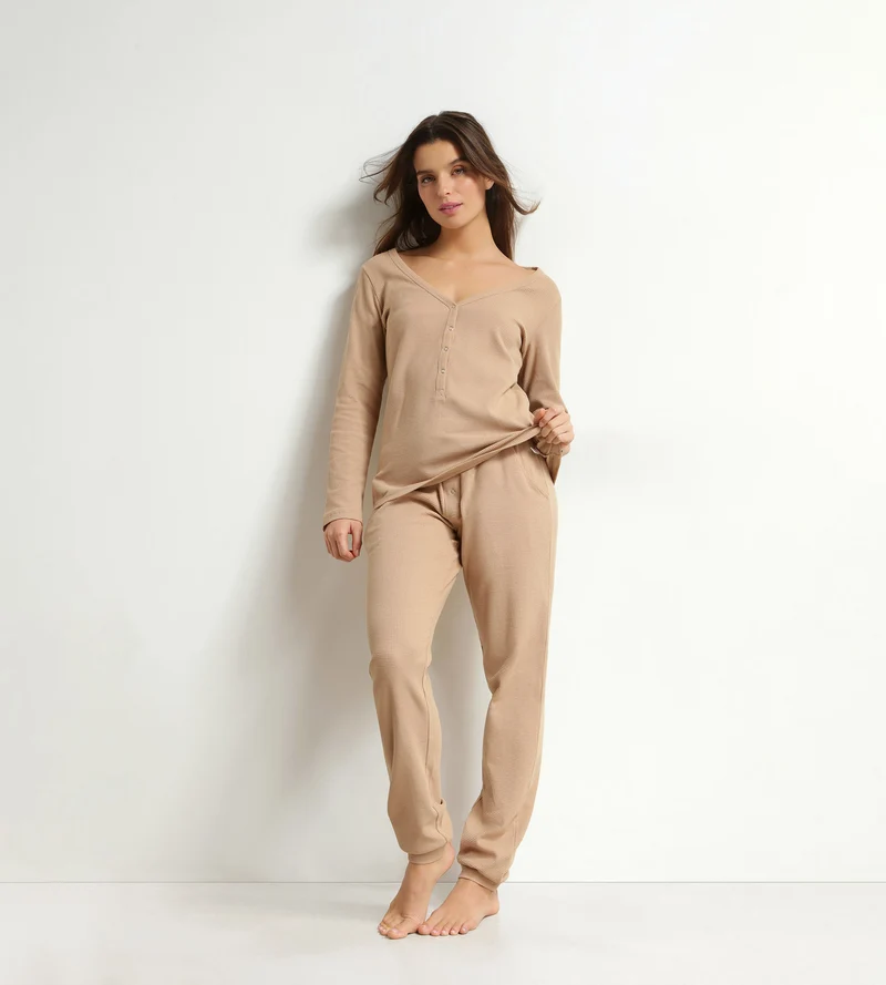 Damen-Pyjama-Set mit V-Ausschnitt aus Jersey in Taupe von Dim Cosy Time