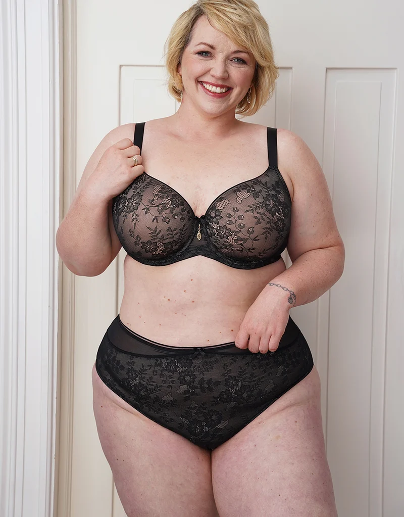 High-Panty True Lace Black