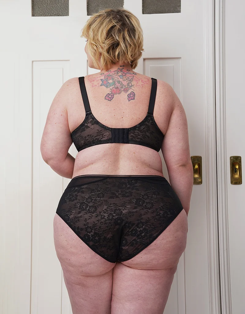 High-Panty True Lace Black