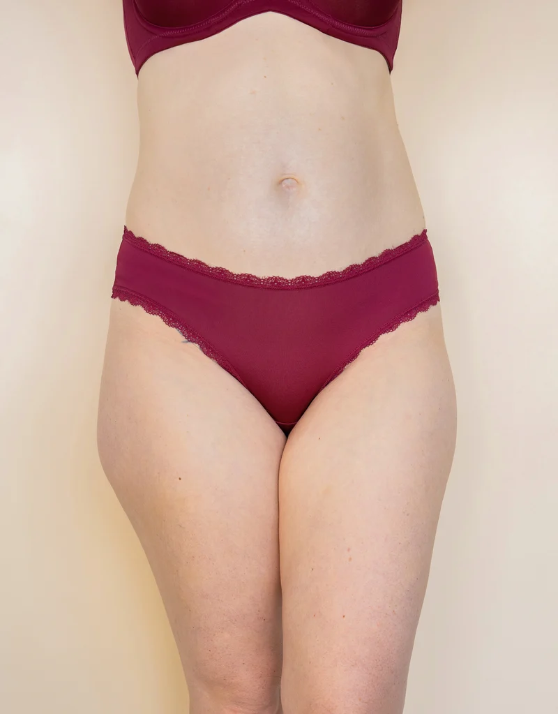 String Basic Bordeaux