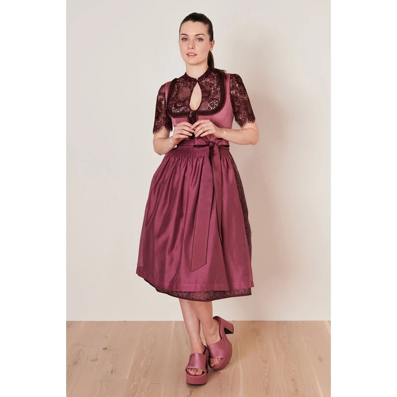 Dirndl in beere