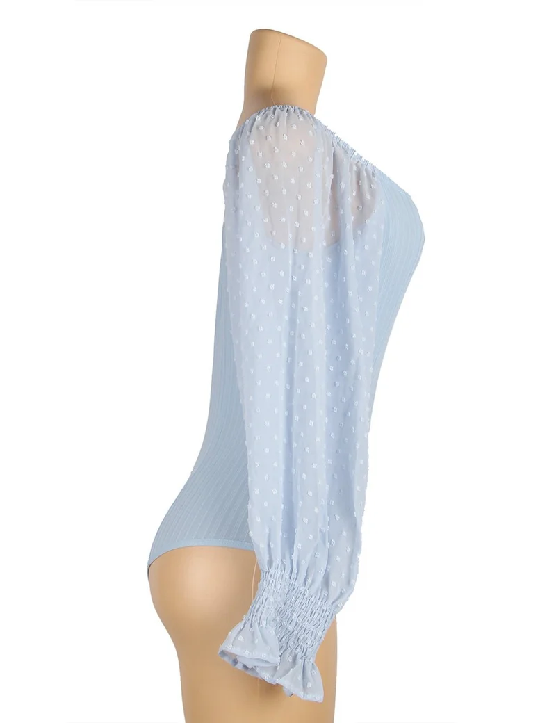 Hellblauer One-Shoulder-Body – Chiffon-Puffärmel & Schnallenverschluss im Schritt