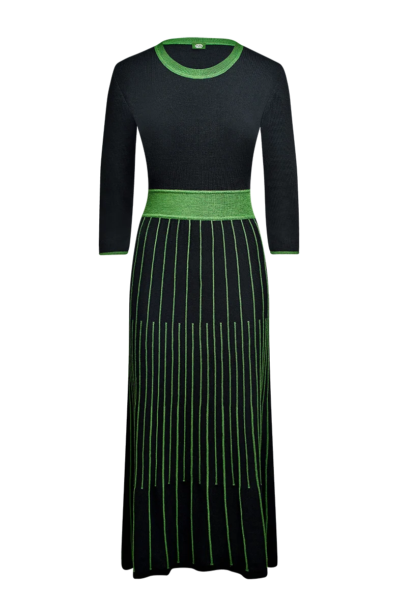 Strickkleid mit gestrickten Biesen
