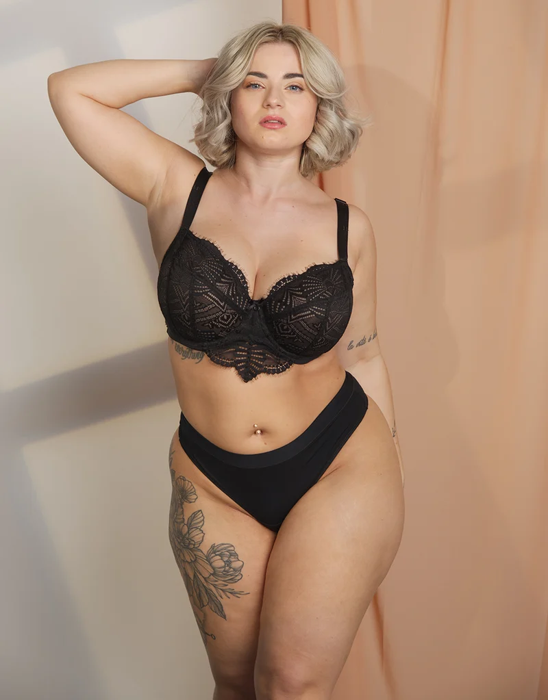 String Cozy Basic Black