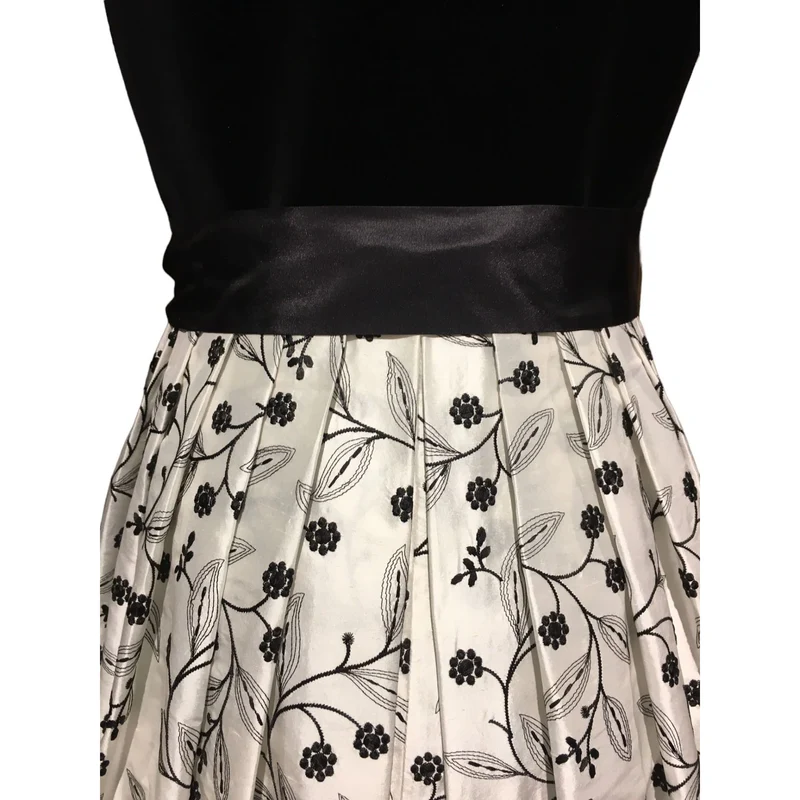 Tostmann Dirndl Bianca/Bessy in schwarz/pink
