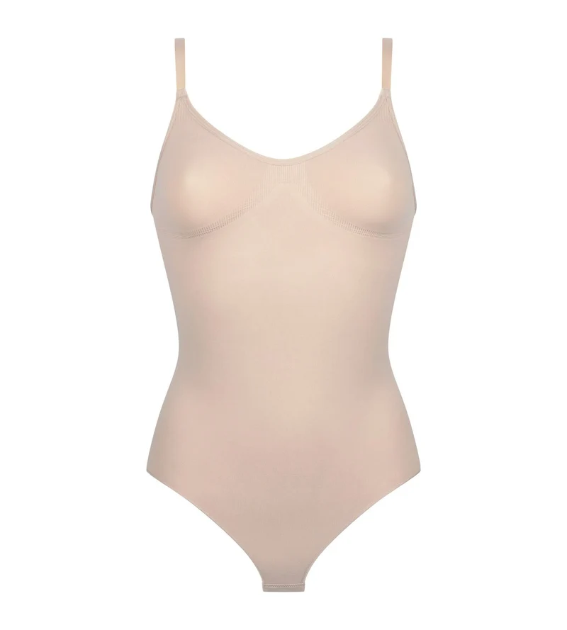 Unsichtbarer, formender Damenbody Nude Dim Silhouette