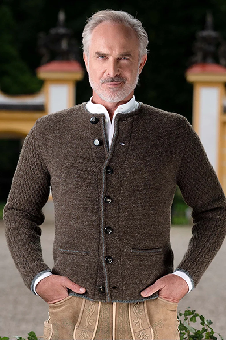 Traditionelle Strickjacke