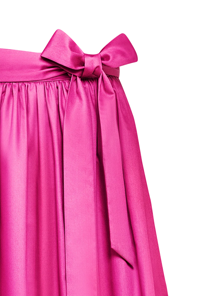 Schürze mit Model-Flachstich