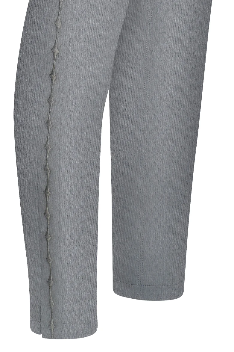 Bestickte Stiefelhose