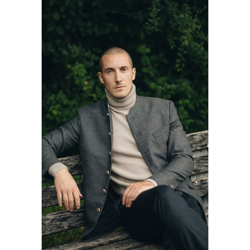Sakko Zacharias in asphalt