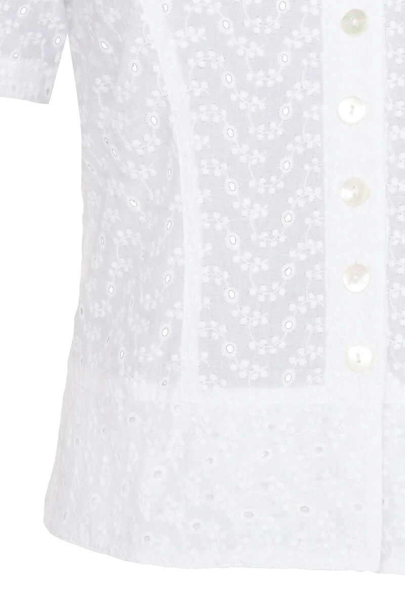 Trachtenbluse mit Lochmuster