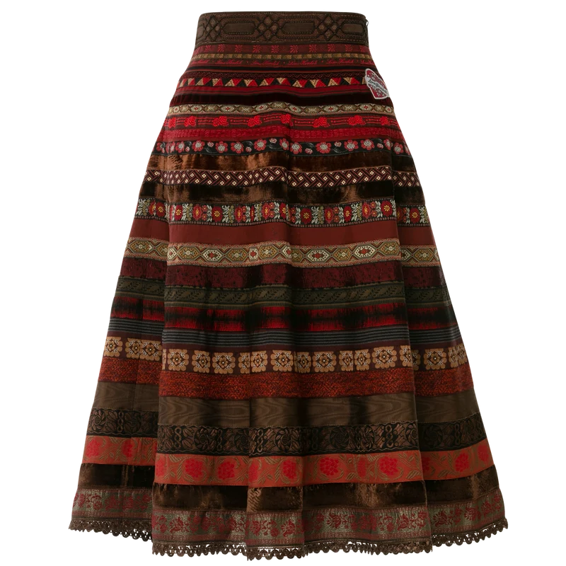 Original Ribbon Skirt in fireplace von Lena Hoschek