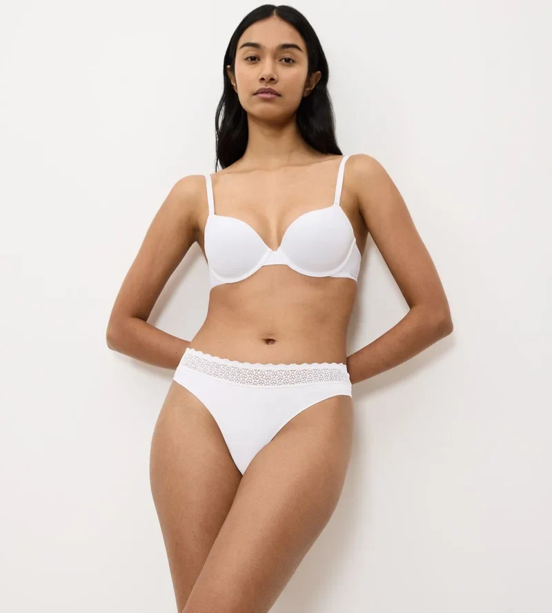 Triumph – Feel Of Modal String White
