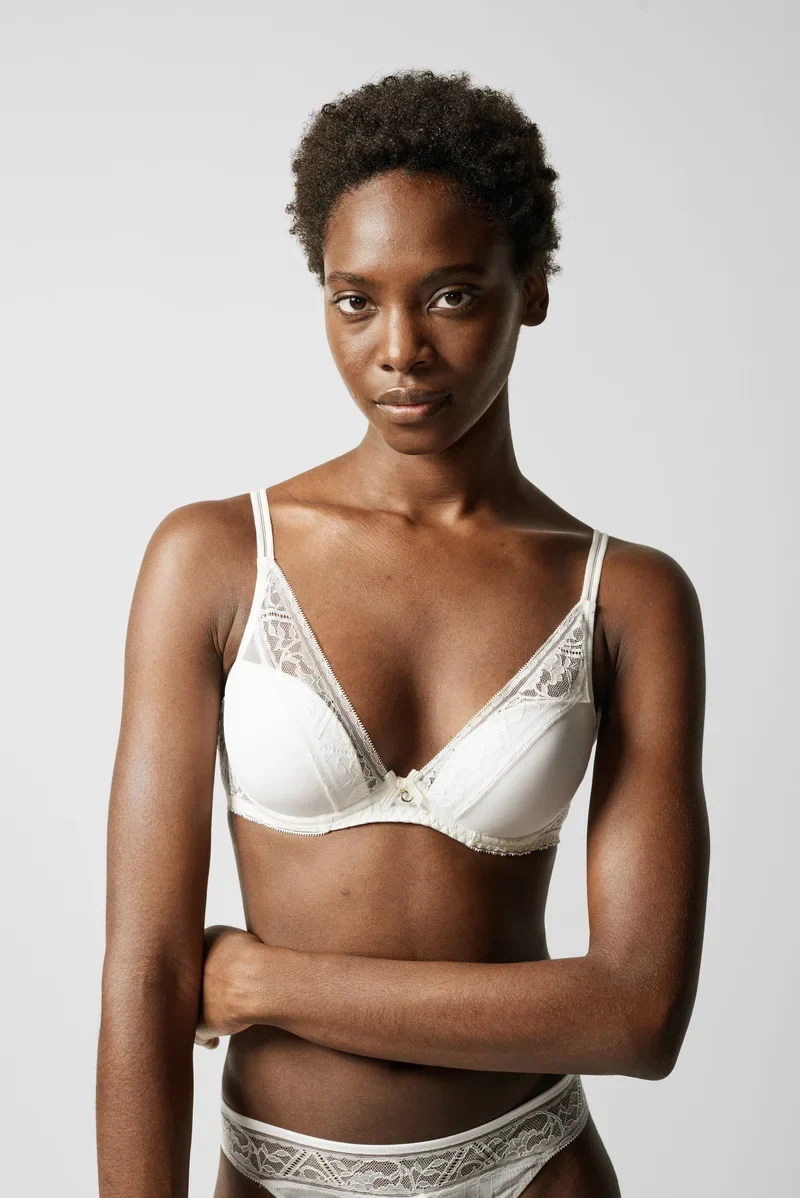 Chantelle - Alto Plunge T-Shirt-BH Milch