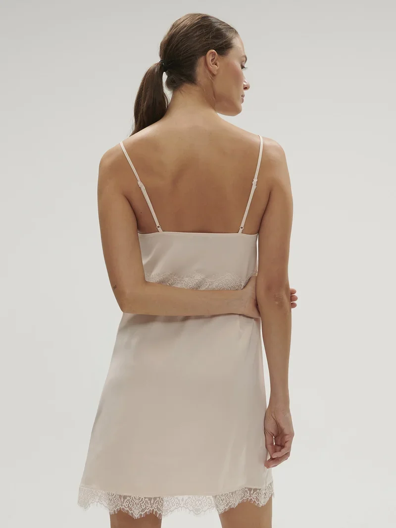 Simone Perele - Satin Secrets Kurzes Nachthemd Sakura Pink