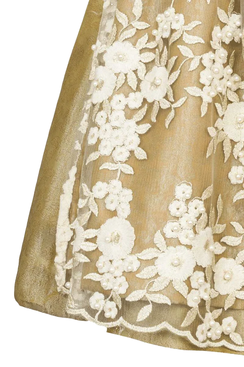 Mini-Dirndl mit Perlenstickerei und Strass