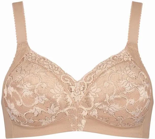 Triumph Delicate Doreen Mittelträger-BH / Full-Cup