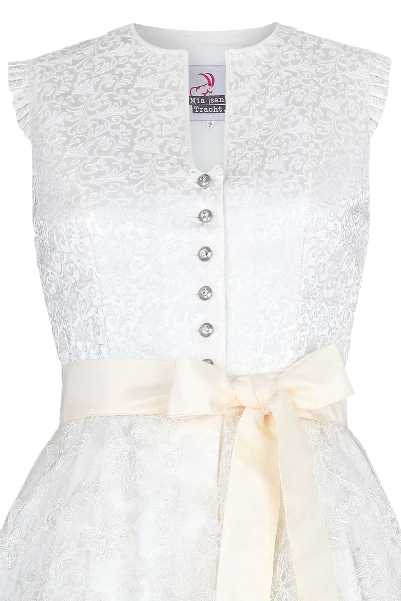 Hochzeitsdirndl hochgeschlossen