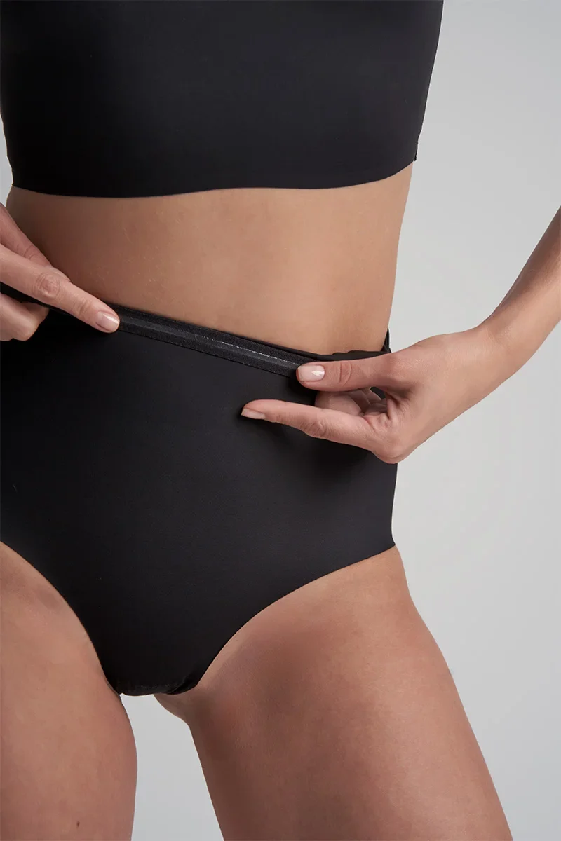 ByeBra – Formgebende Unterwäsche (Starker Halt) Formgebender Slip mit mittelhohem Bund, Schwarz