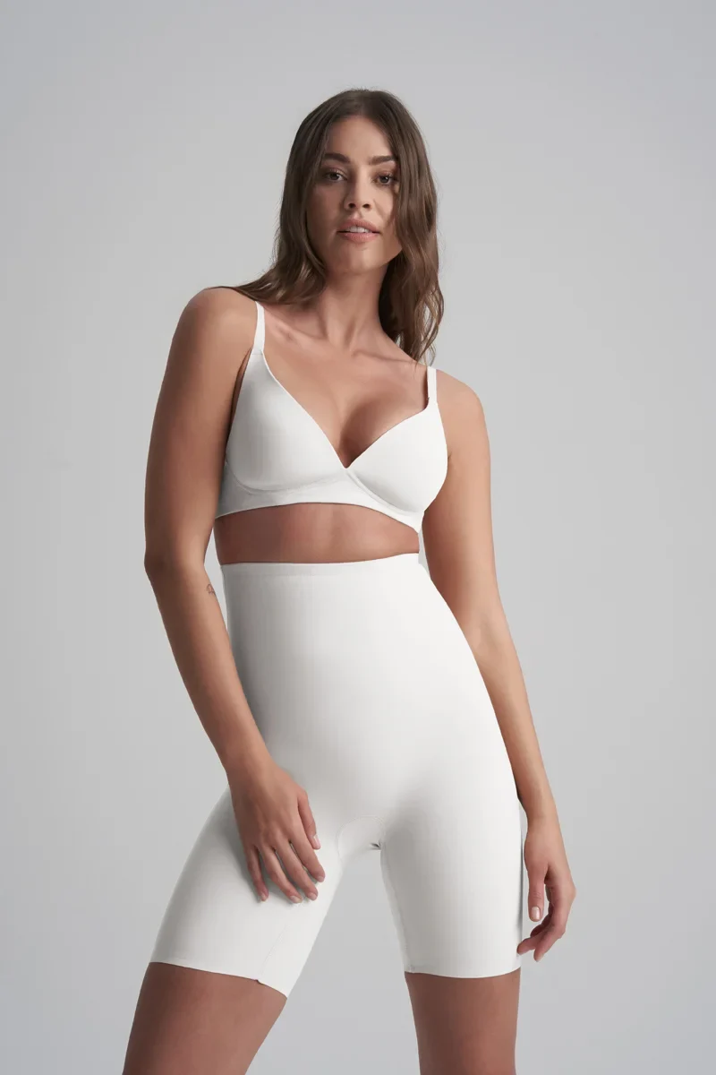 ByeBra – Formgebende Unterwäsche (Starker Halt) Formgebende Shorts mit hohem Bund, Elfenbein