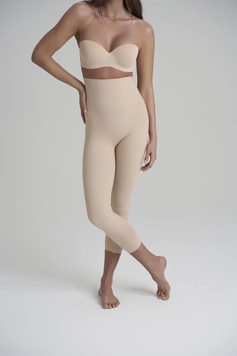 ByeBra – Formgebende Unterwäsche (Starker Halt) Formgebende Caprihose mit hohem Bund, Beige