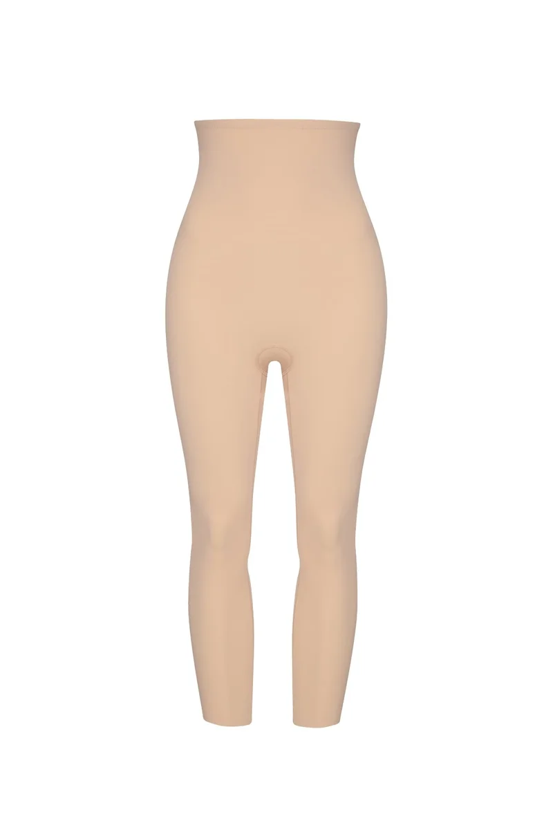 ByeBra – Formgebende Unterwäsche (Starker Halt) Formgebende Caprihose mit hohem Bund, Beige