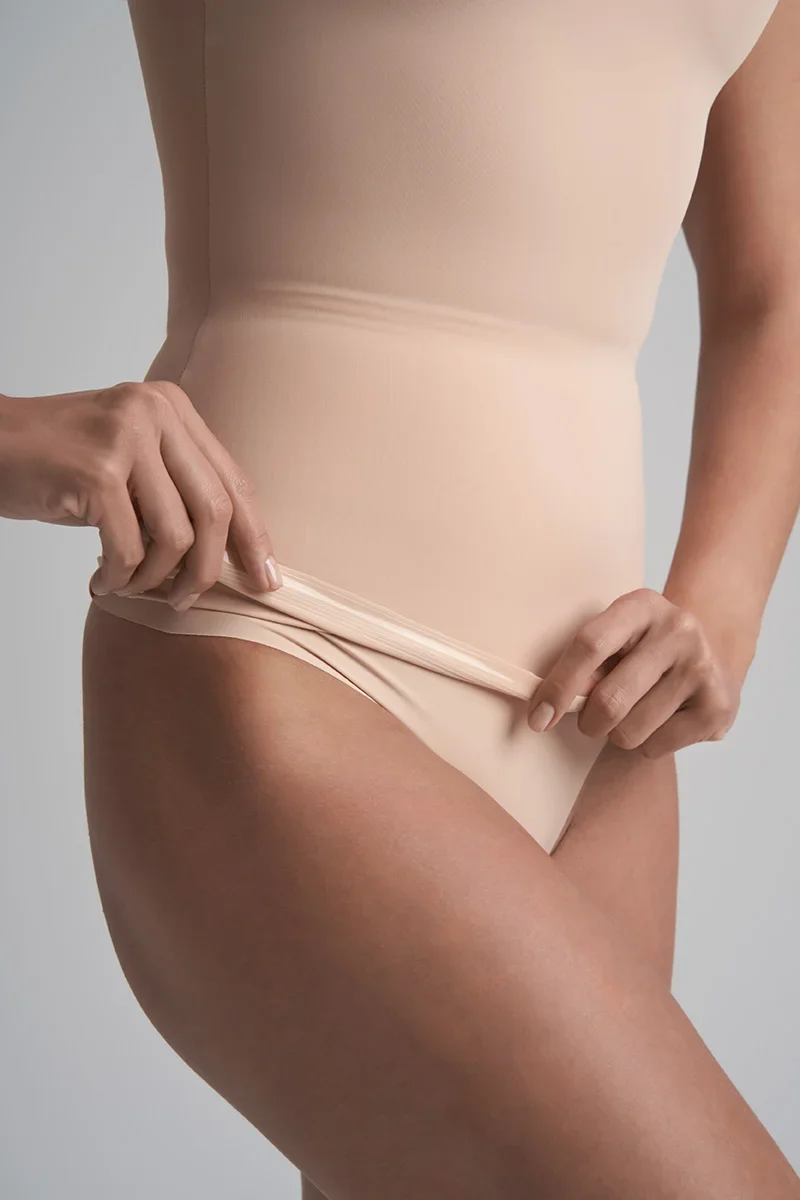ByeBra – Formgebende Unterwäsche (Starker Halt) Formgebendes Tanktop Beige