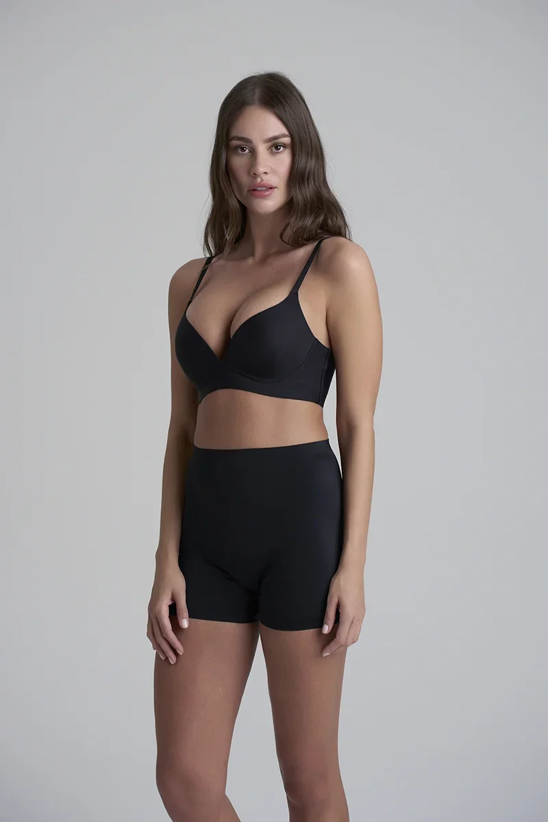 ByeBra – Unsichtbare Shapewear mit leichter Stützwirkung, unsichtbarer Shorty, Schwarz