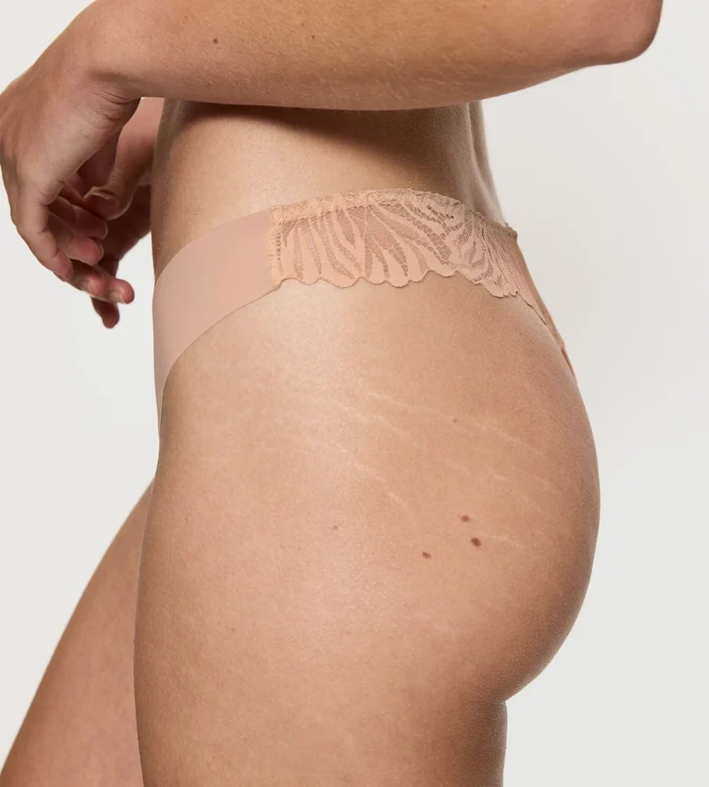 Triumph – Pretty Micro String Neutral Beige