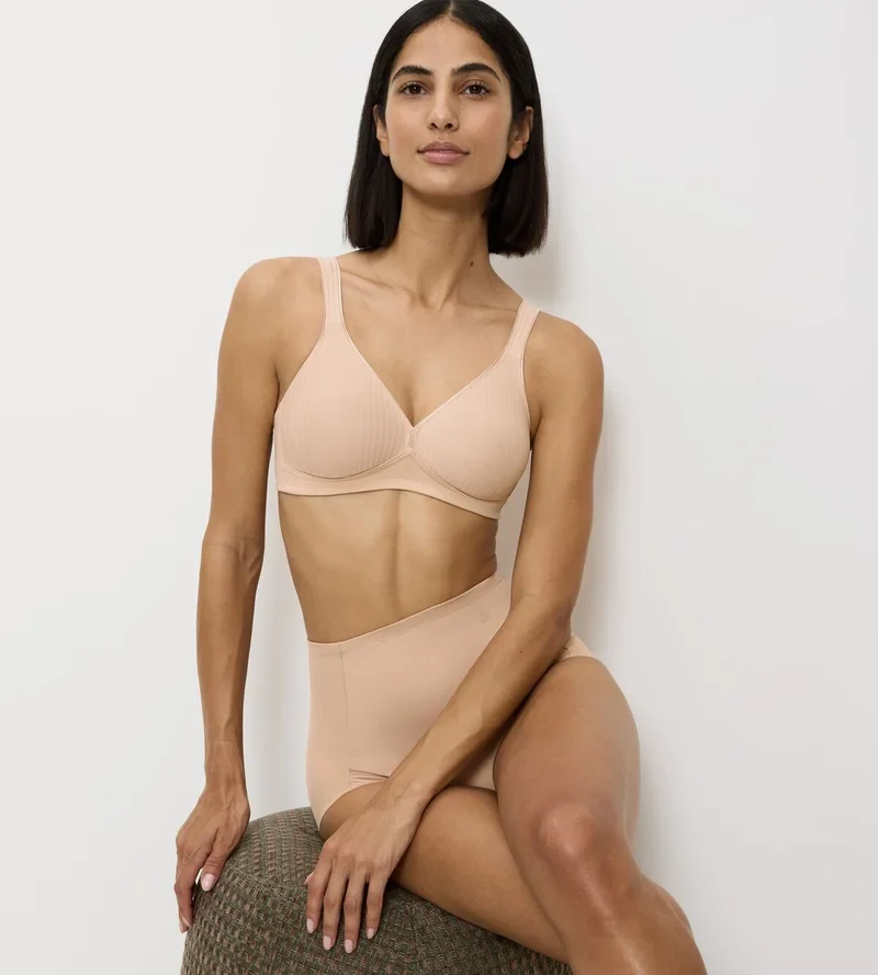 Triumph – Moderner, bügelloser, ungepolsterter BH in Neutralbeige