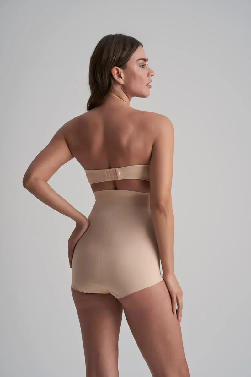 ByeBra – Smooth Essentials (mittlere Stützkraft) High Waist Slip Beige