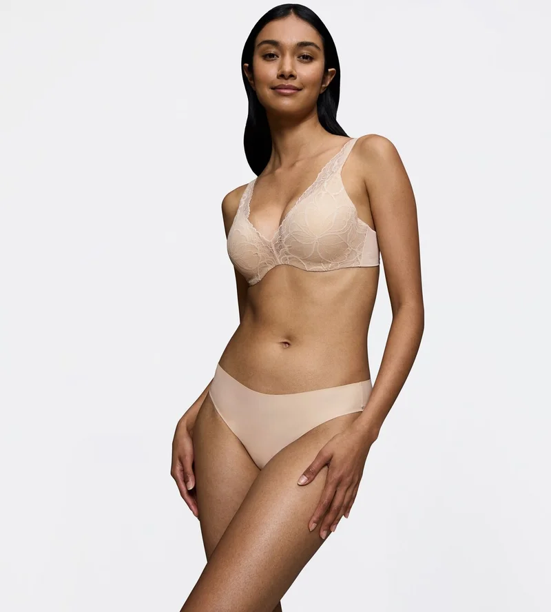 Triumph – Body Make-Up Essentials Illusion Lace Highleg Tai Brief Nude Beige